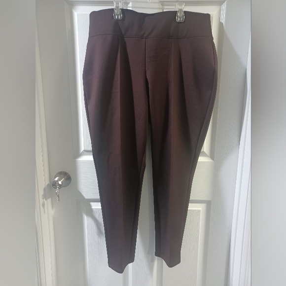 Chic Brown Trousers - Picture 4 of 10